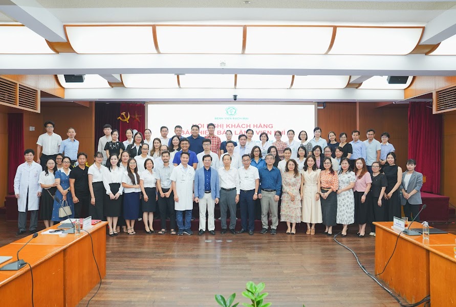 Bệnh viện Bạch Mai và các doanh nghiệp bảo hiểm hợp tác bảo lãnh viện phí: Mảnh ghép hoàn hảo vì lợi ích người bệnh